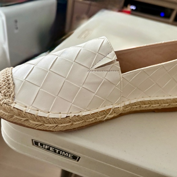 Steve Madden White Woven loafers flats - Picture 6 of 7